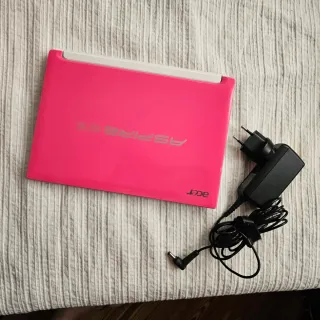 Acer Aspire One Happy Netbook Blanco/Rosa