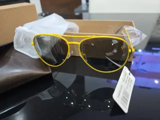 Gafas de sol Alejandro Sanz doradas y plateadas