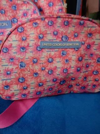 Mochila y neceser United Colors of Benetton flores