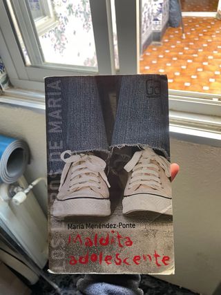 Maldita adolescente (Gran Angular) (Spanish Edi...