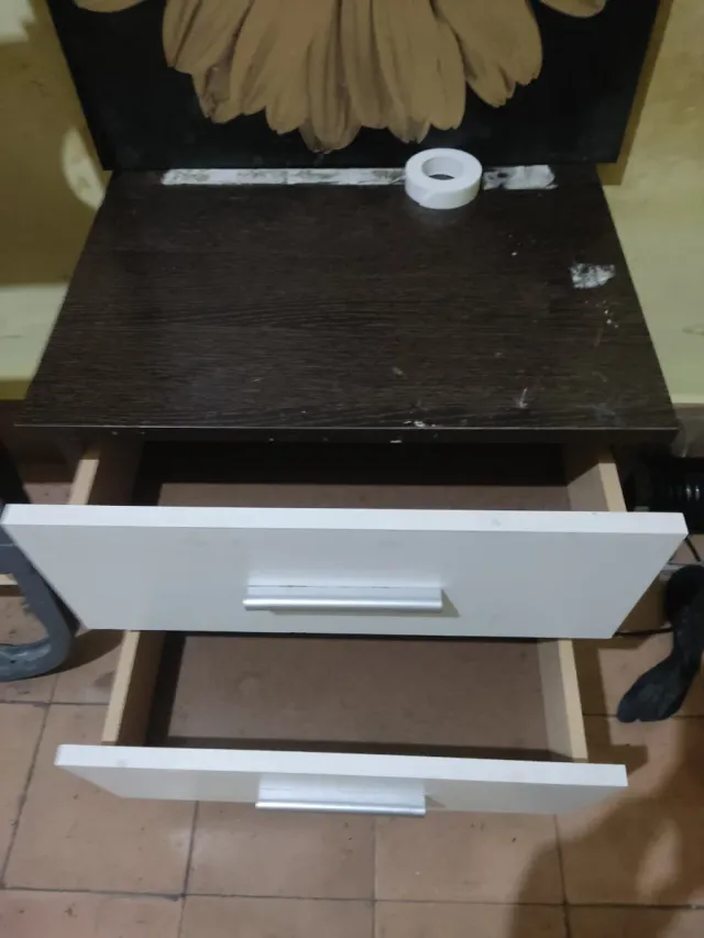 Mesita de noche 2 cajones