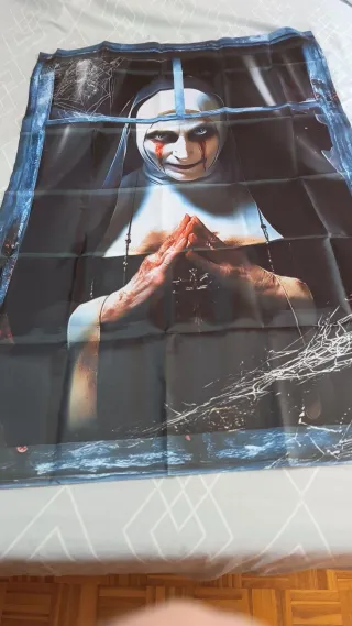 Set 2 Striscioni Horror Suore Finestra