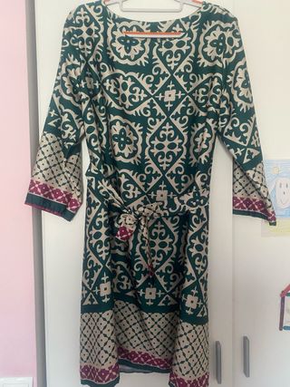 Blusa estampada verde y beige