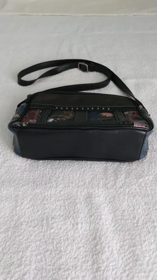 Bolso bandolera negro y multicolor