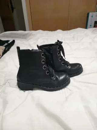 Botas de señora negras.