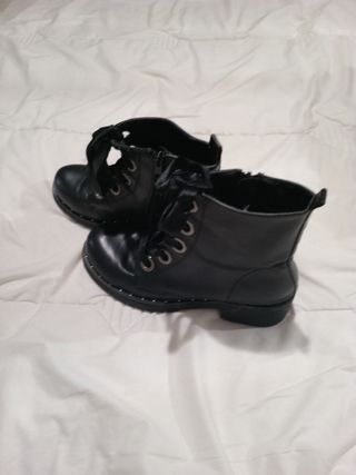 Botas de señora negras.