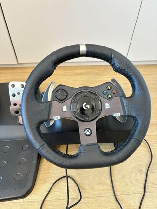 Volante y Pedales Logitech