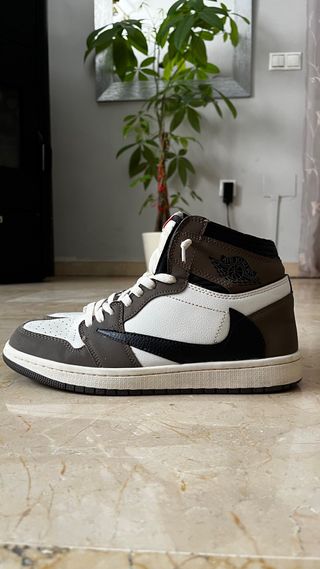 Jordan 1 Mocha Travis Scott
