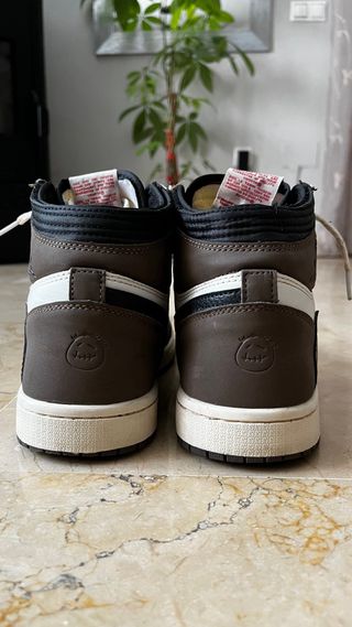 Jordan 1 Mocha Travis Scott
