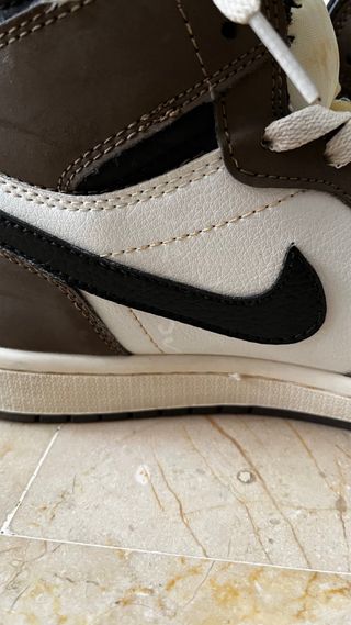 Jordan 1 Mocha Travis Scott