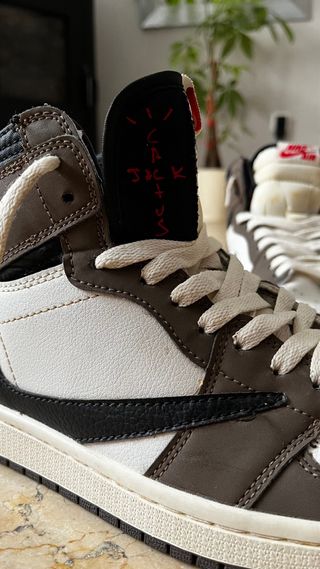 Jordan 1 Mocha Travis Scott