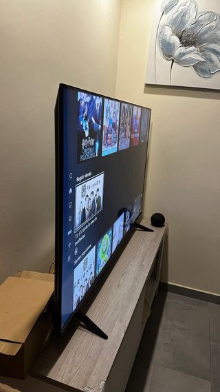 Televisión negra en buen estado
