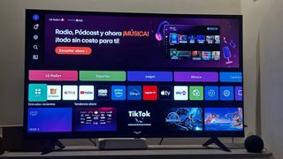 Televisión negra en buen estado