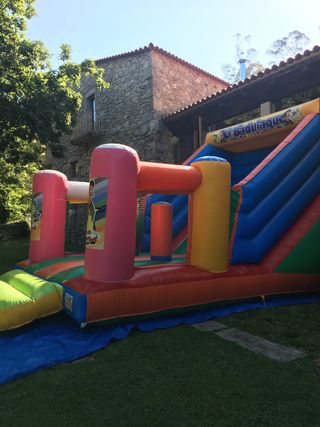 ALQUILER de Castillo hinchable multiaventura