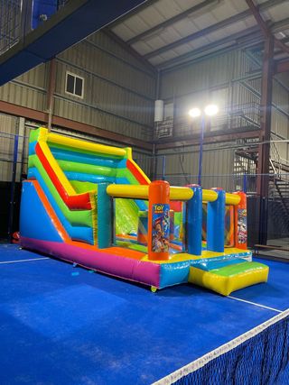 ALQUILER de Castillo hinchable multiaventura