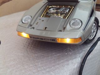 coche porsche teledirigido de la marca rico funcio