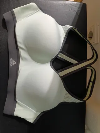 Top deportivo Adidas verde menta