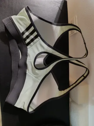Top deportivo Adidas verde menta