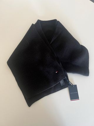 Bufanda Tommy Hilfiger Negra Nueva