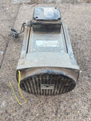 Motor trifásico para hormigonera