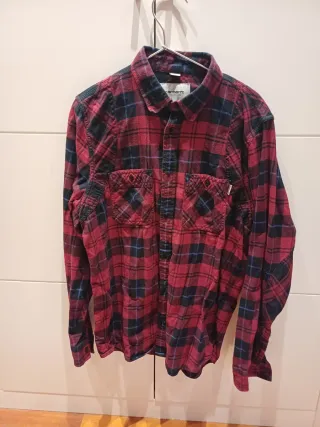 Camisa Carhartt a cuadros roja y negra