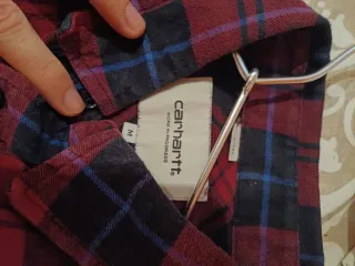 Camisa Carhartt a cuadros roja y negra