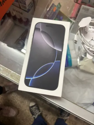 iPhone 16 Pro Negro