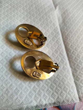 Pendientes antiguos dorados