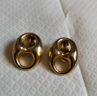 Pendientes antiguos dorados