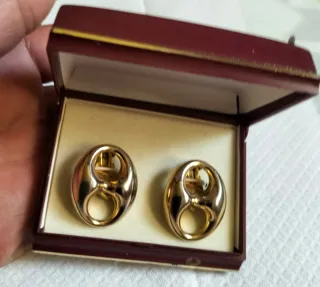 Pendientes antiguos dorados