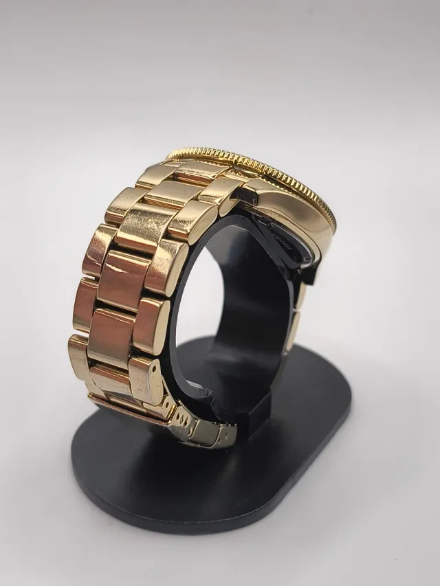 Reloj Fossil Dorado con Bisel Brillante