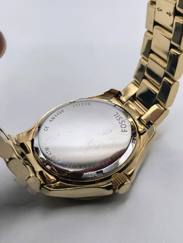 Reloj Fossil Dorado con Bisel Brillante