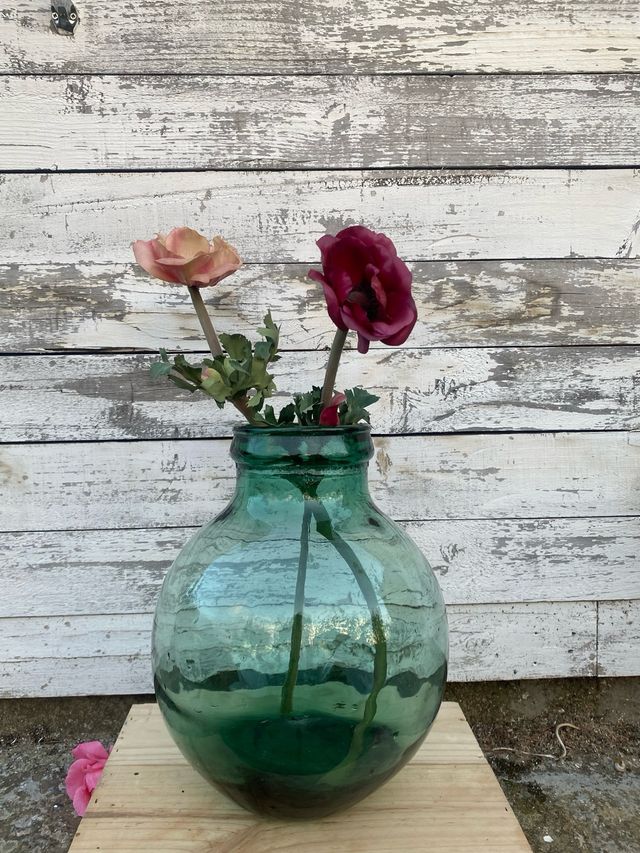 Damajuana antigua grande de cristal