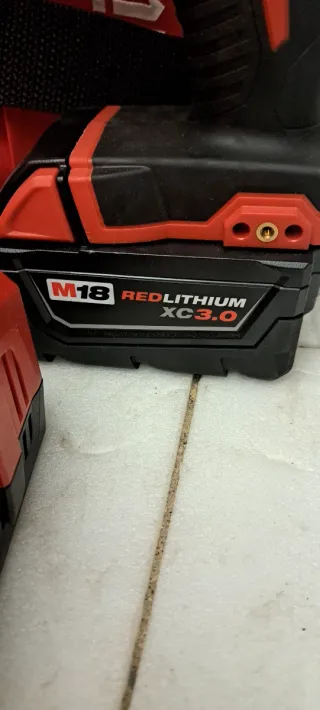 Milwaukee M18 Taladro y Atornillador Impacto