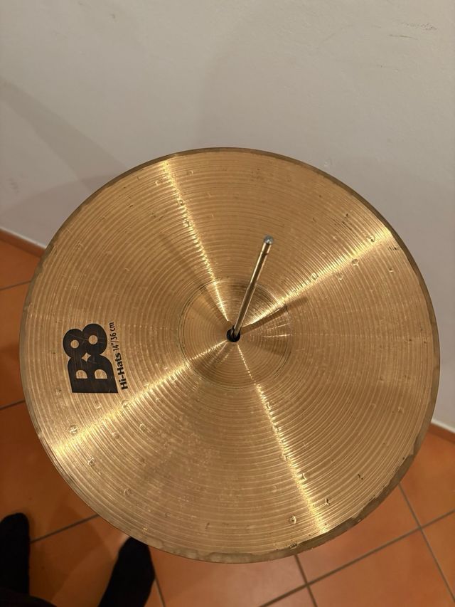 Hi-hat Sabian con pie Ludwig (batería)