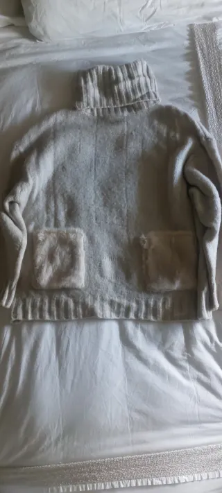 Jersey Zara Beige Cuello Alto Talla Única