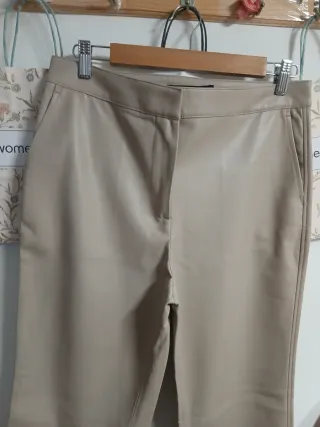 Pantalón Sfera sintético beige talla L
