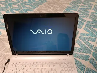 Portátil Sony Vaio SVF152A29M i3 blanco 