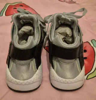 Nike Huarache Talla 36.5 Gris