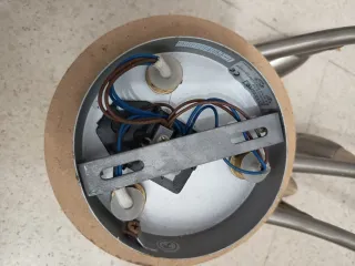 Lámpara aplique moderna metal y madera