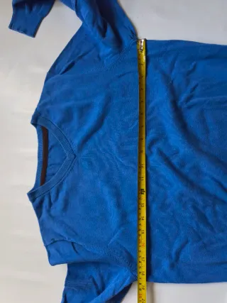 Jersey azul cuello pico