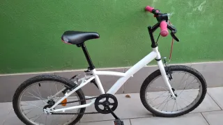 Bicicleta infantil blanca