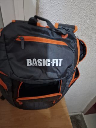 Mochila BASIC-FIT Negra y Naranja
