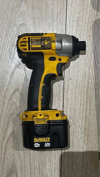 Taladro DeWalt 12V con maletín