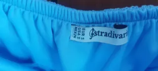 Blusa Stradivarius azul hombros descubiertos y top