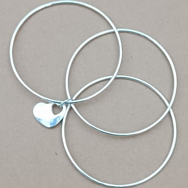 Pulsera 3 aros finos con corazón