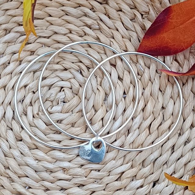 Pulsera 3 aros finos con corazón