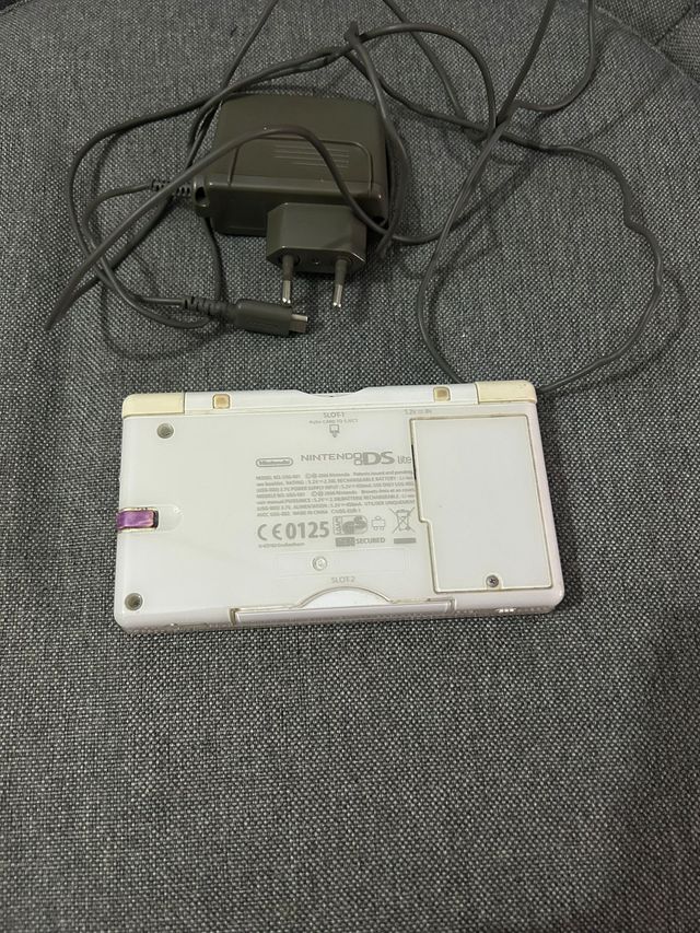 Nintendo DS Lite Blanca + Cargador (Piezas)