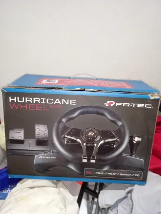 Volante Thrustmaster PS3/PS4 e PC