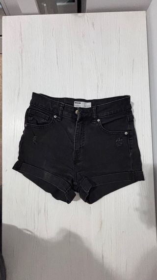 Vaqueros cortos negros Bershka Talla XS